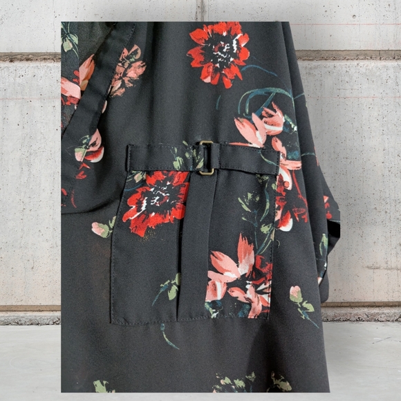 EUC Maurice's Floral Black Women's Top Size XXL - Picture 3 of 7